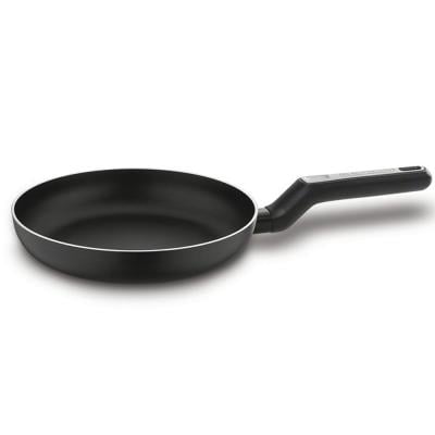 Black+Decker BXSFP24BME Non Stick Fry Pan 24cm And Frying Pan with 5 Layer PTFE Non Stick Spray Coating