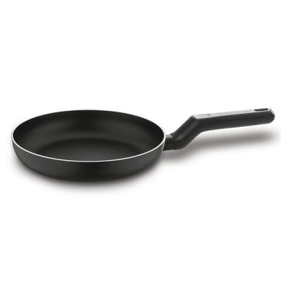 Black+Decker BXSFP20BME Non-Stick Fry Pan 20cm And Frying Pan with 5 Layer PTFE Non Stick Spray Coating